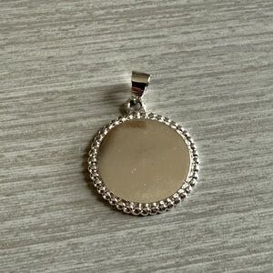 Elegant Silver Pendant Necklace